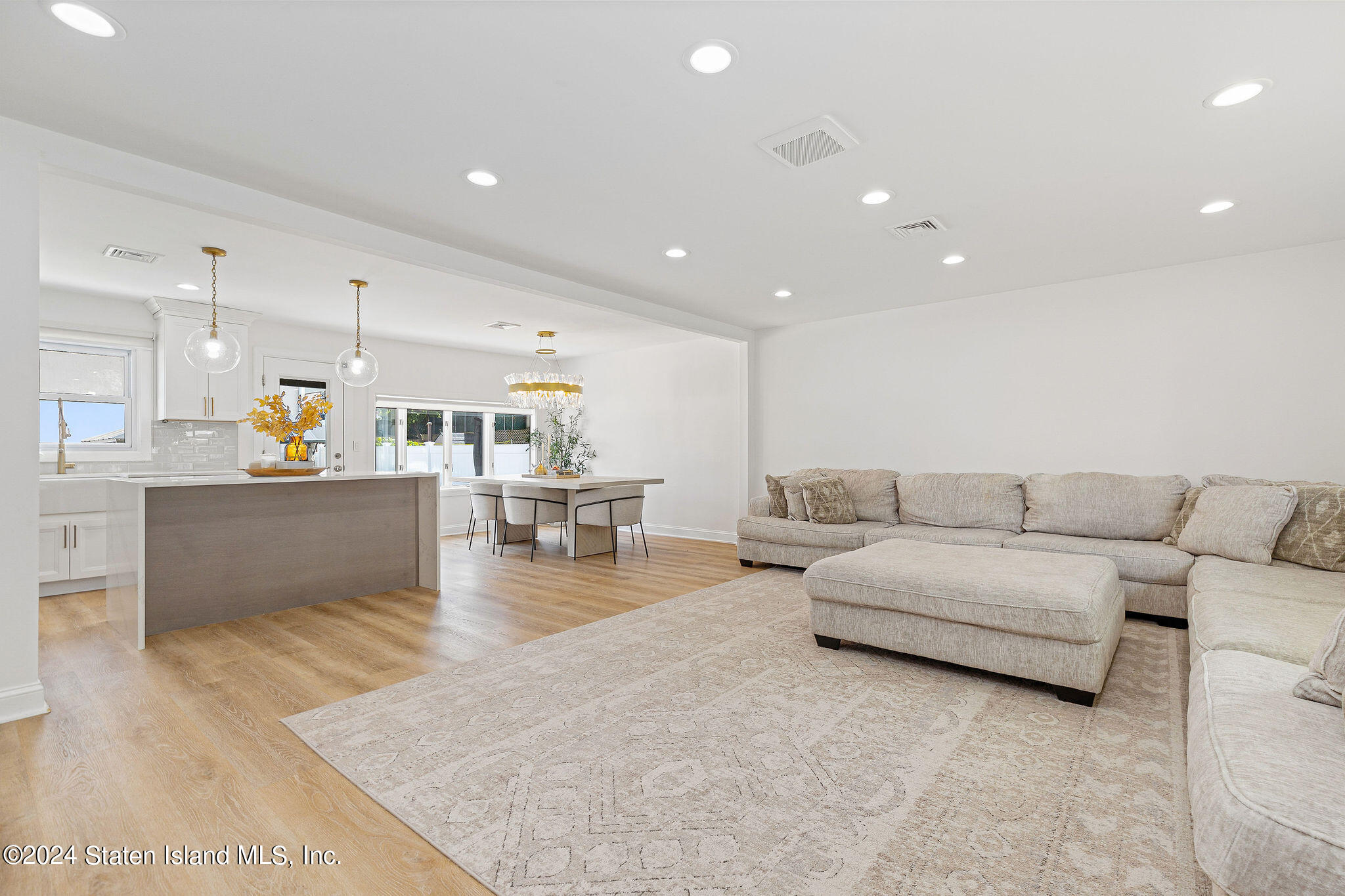 985 Manor Road Staten Island, NY 10314 - Photo 13 of 56 985ManorRd-15