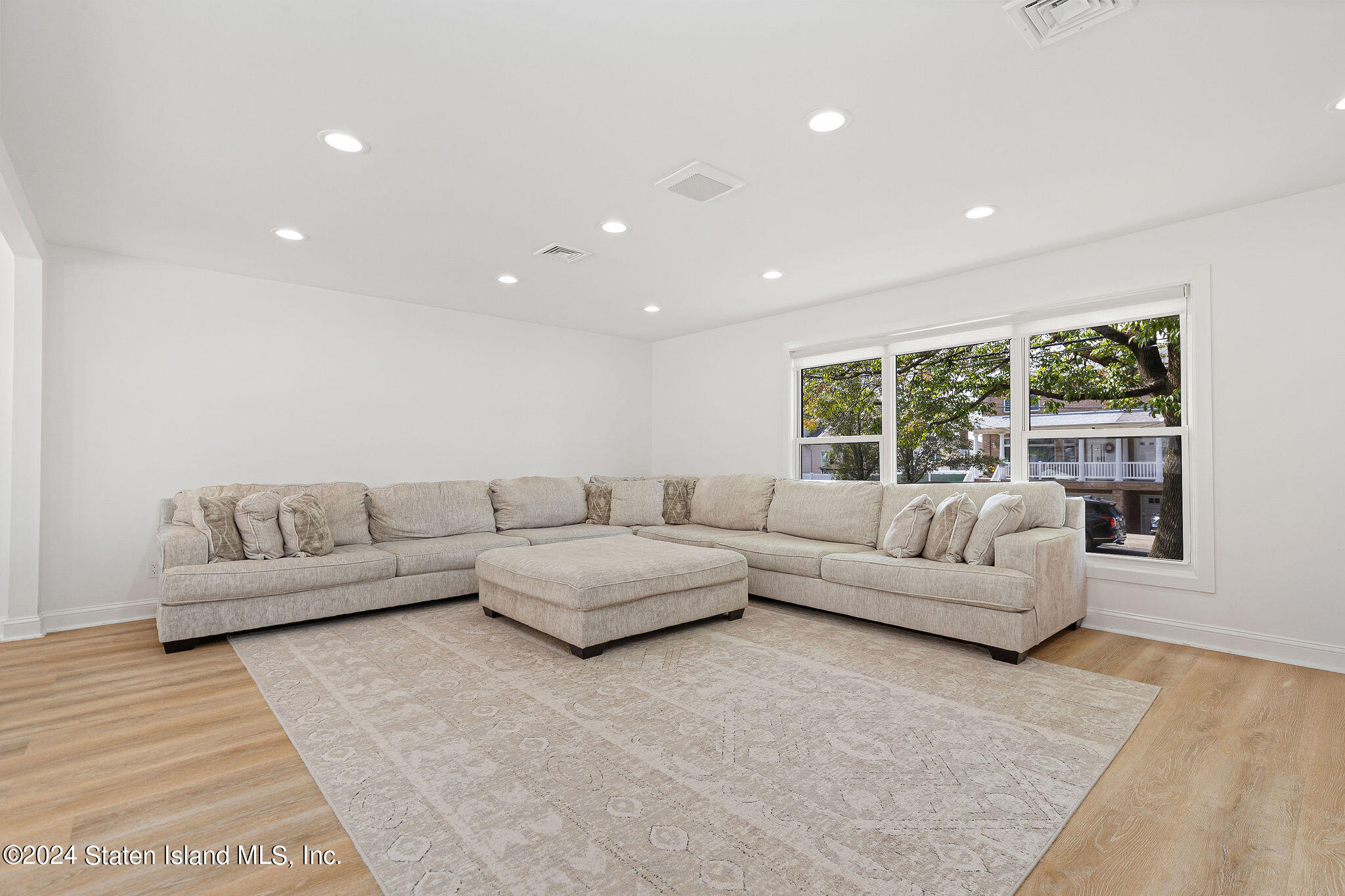 985 Manor Road Staten Island, NY 10314 - Photo 14 of 56 985ManorRd-16