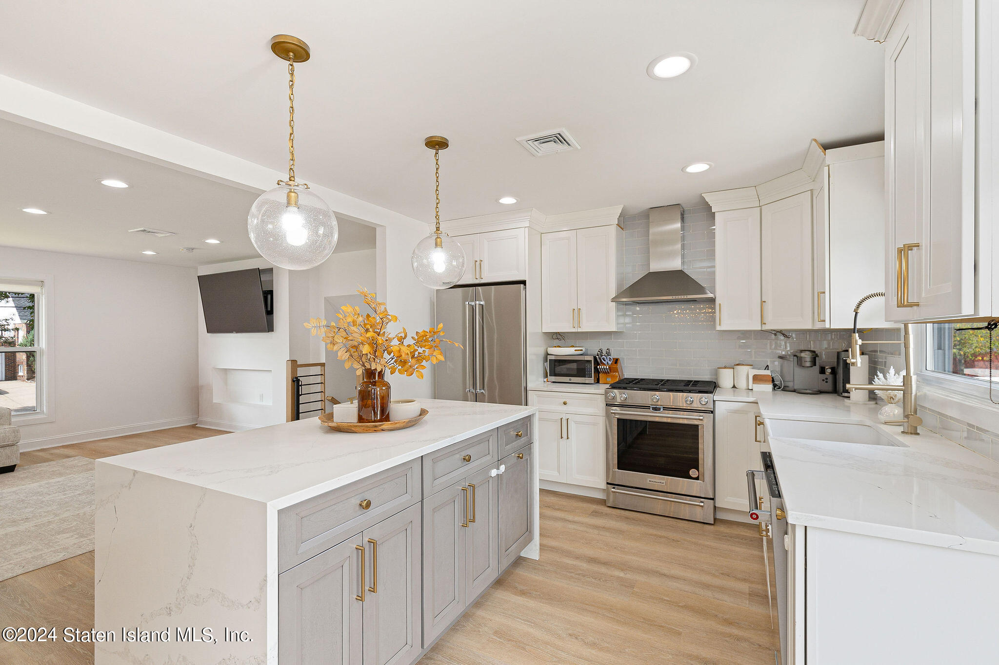 985 Manor Road Staten Island, NY 10314 - Photo 20 of 56 985ManorRd-22