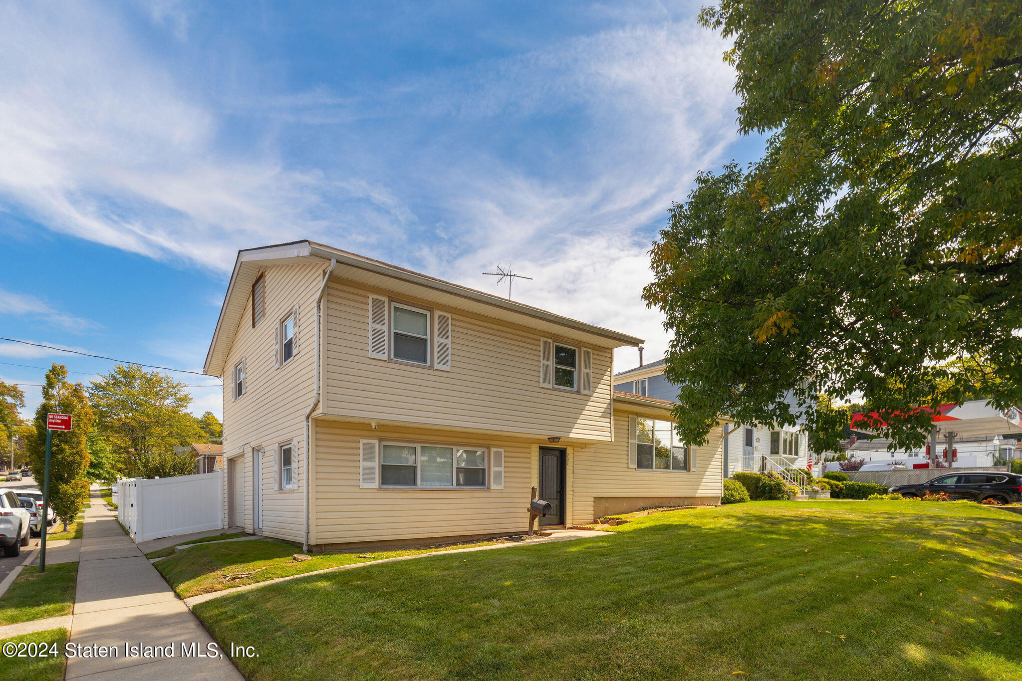 985 Manor Road Staten Island, NY 10314 - Photo 2 of 56 985ManorRd-01