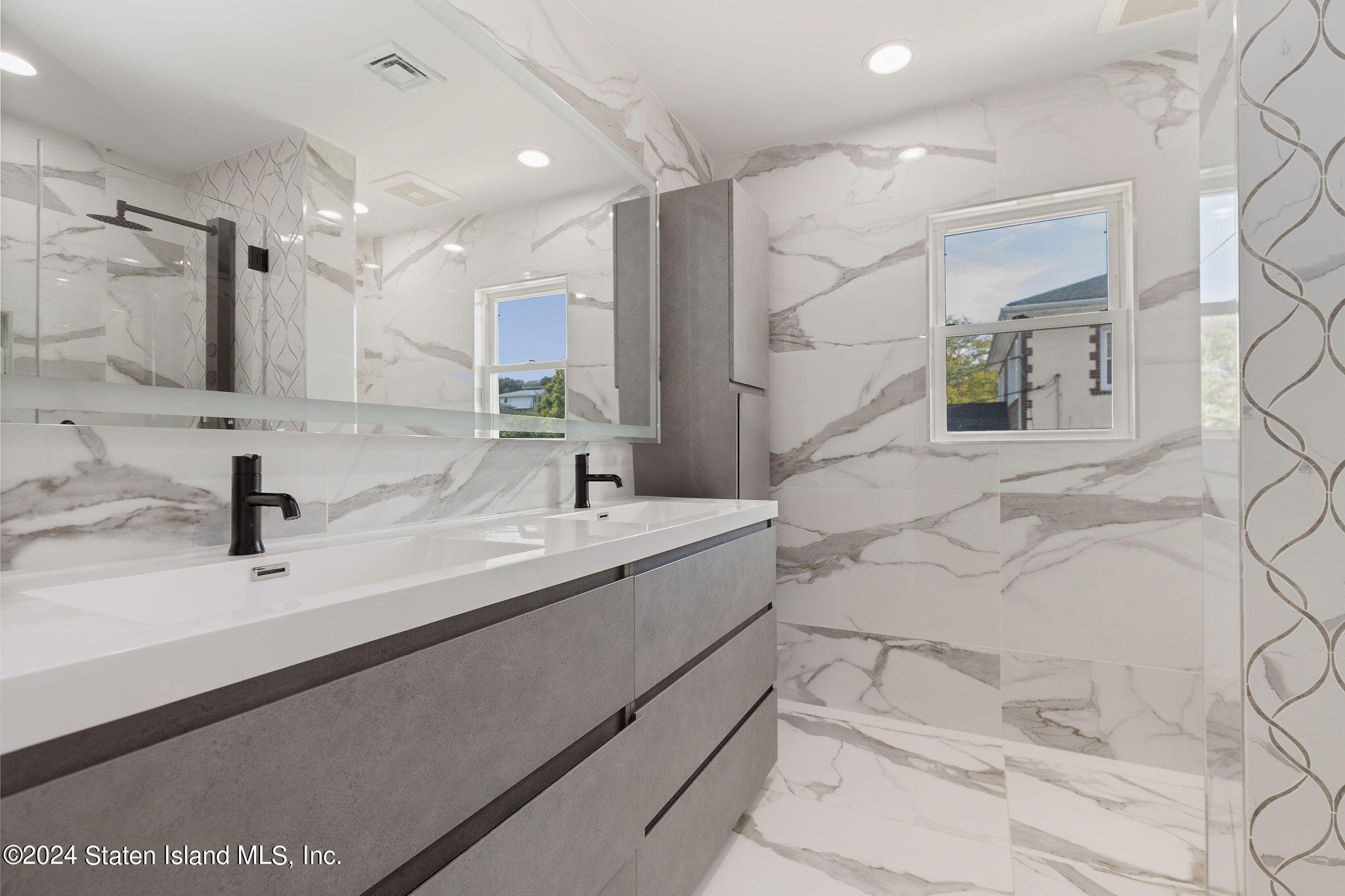 985 Manor Road Staten Island, NY 10314 - Photo 32 of 56 985ManorRd-36