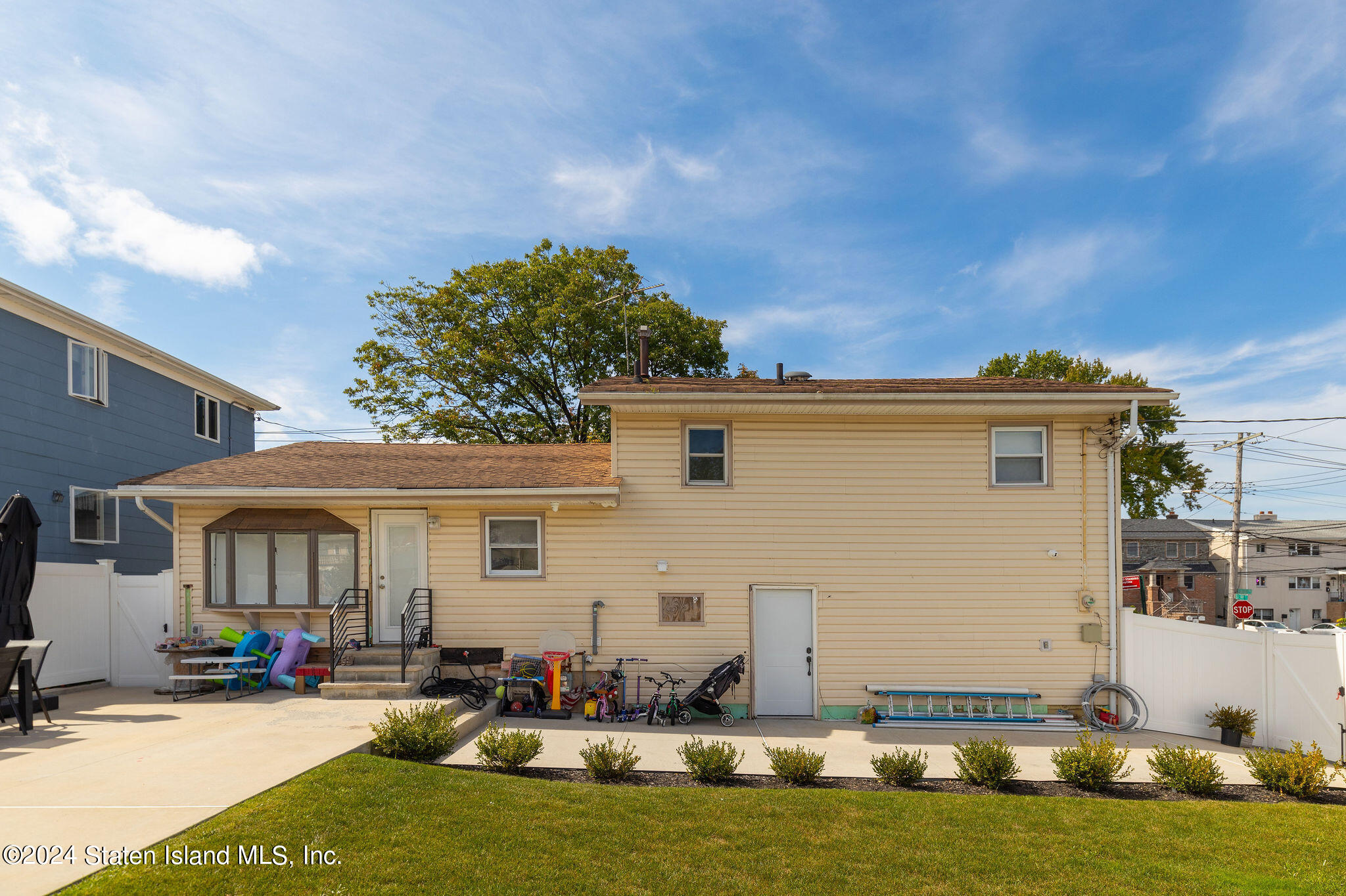 985 Manor Road Staten Island, NY 10314 - Photo 41 of 56 985ManorRd-47