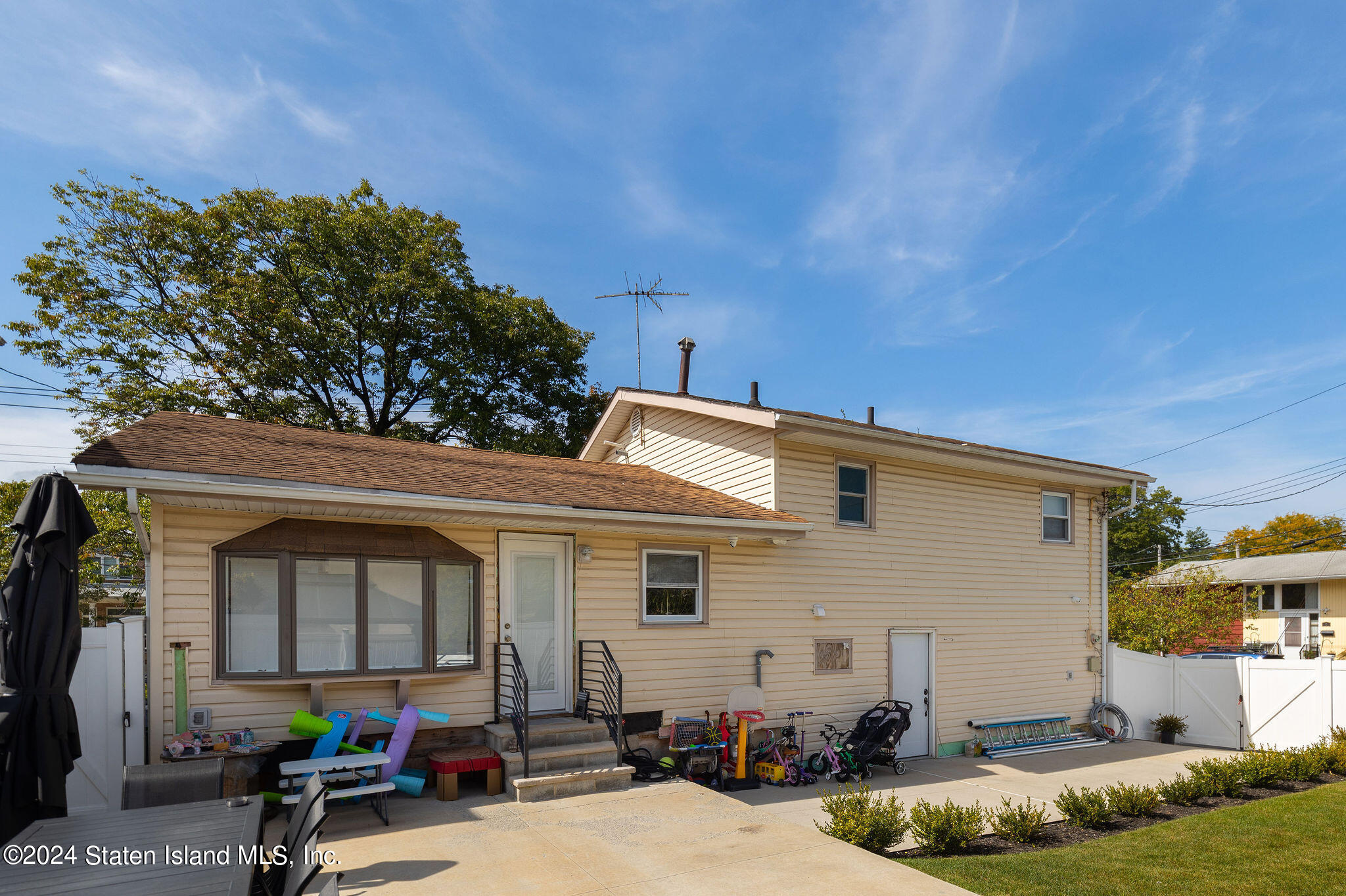 985 Manor Road Staten Island, NY 10314 - Photo 42 of 56 985ManorRd-48