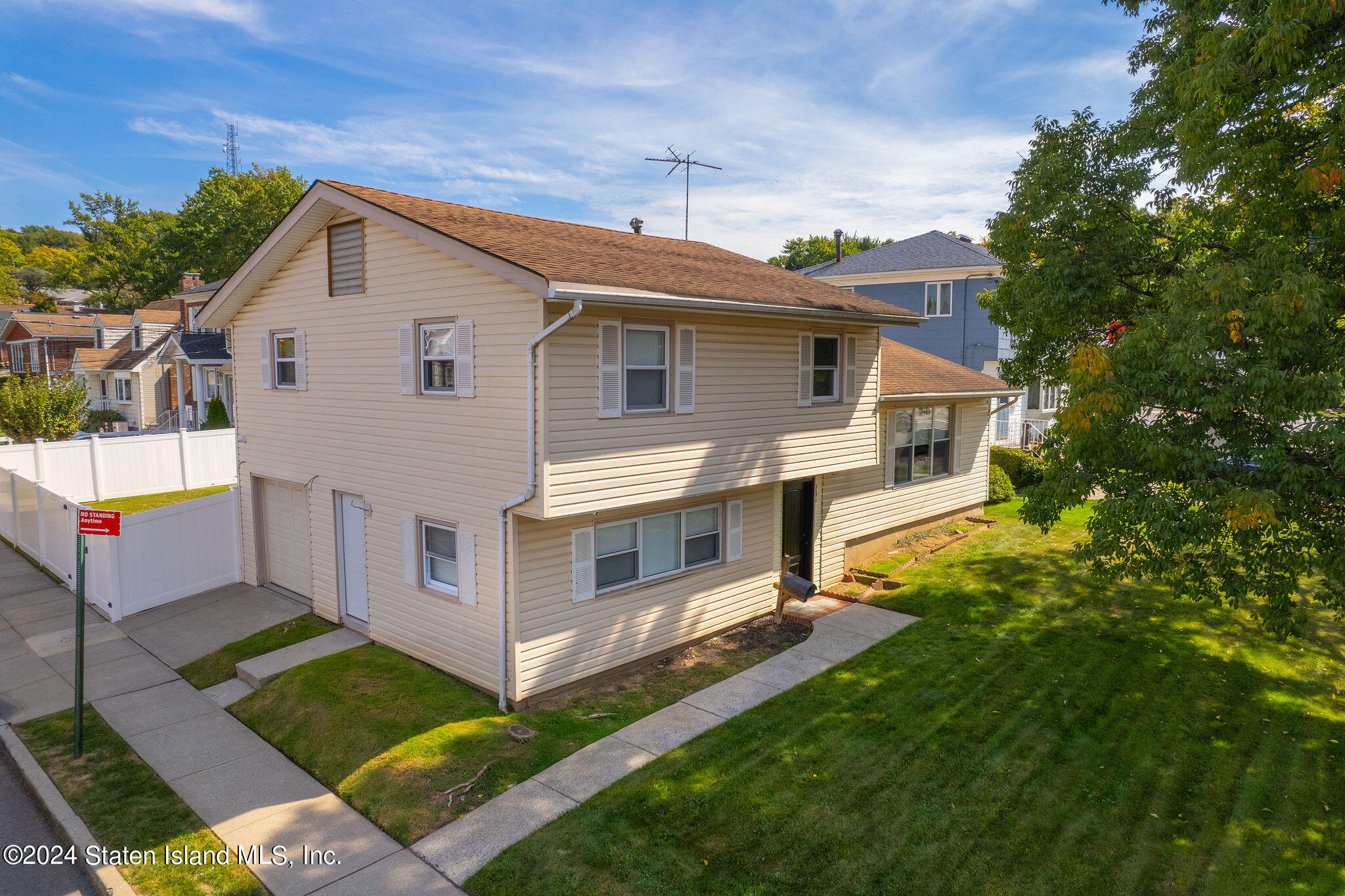 985 Manor Road Staten Island, NY 10314 - Photo 47 of 56 985ManorRd-53