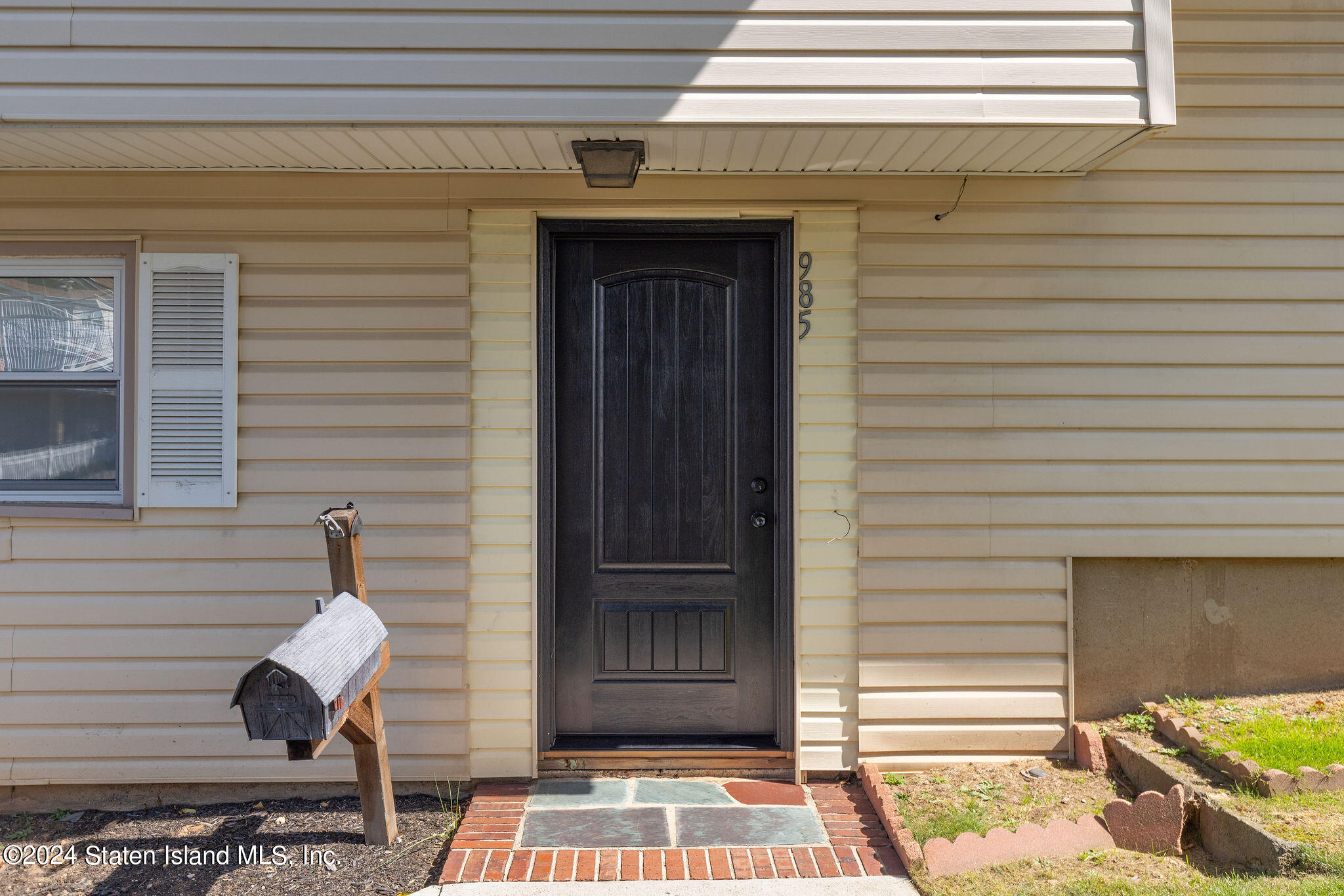 985 Manor Road Staten Island, NY 10314 - Photo 8 of 56 985ManorRd-11