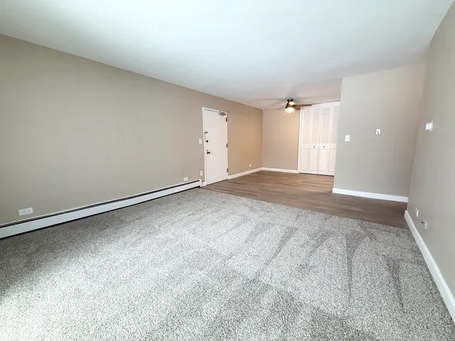 $1,750 | 915 Westmoreland Drive, Unit 15, Vernon Hills, IL 60061