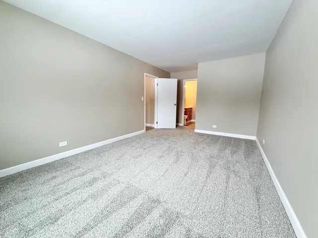 $1,750 | 915 Westmoreland Drive, Unit 15, Vernon Hills, IL 60061