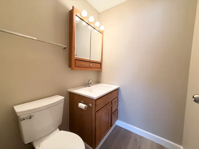 $1,750 | 915 Westmoreland Drive, Unit 15, Vernon Hills, IL 60061