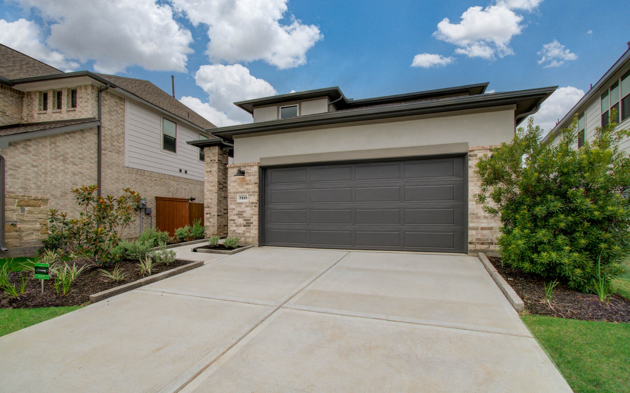 7231 Yarrow Blossom Court Katy, TX 77493 - Photo 8 of 49 a front view of house with yard