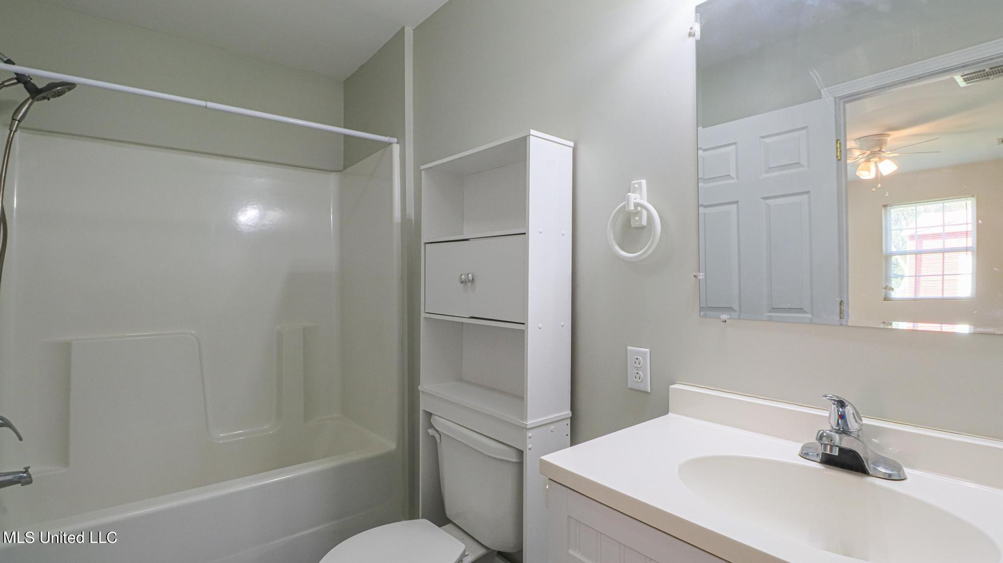 7525 Greenfields Road Moss Point, MS 39562 - Photo 11 of 23 11 - bth