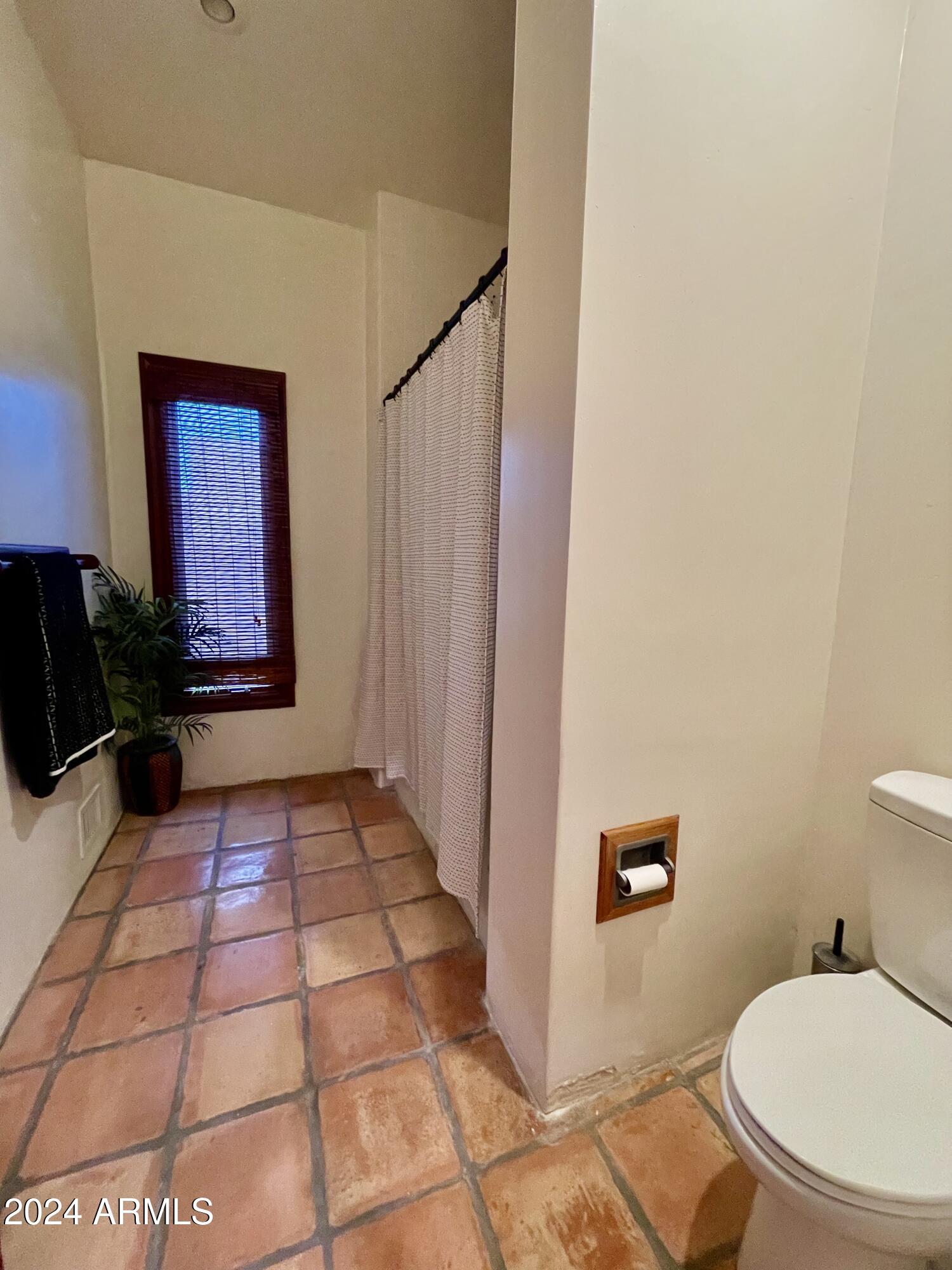 39002 North School House Road Cave Creek, AZ 85331 - Photo 18 of 23 Collins Bathroom 2