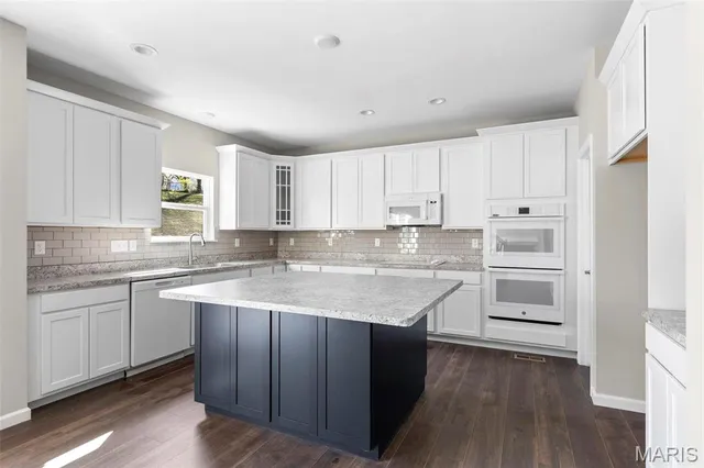 $502,900 | 2 Hermitage Ii At Louiselle Park, Maryland Heights, MO 63043