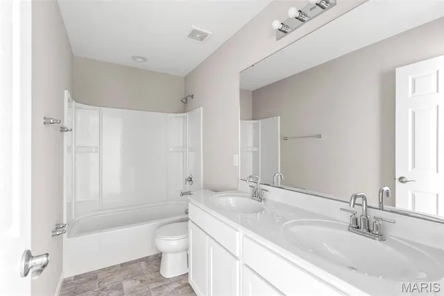 $502,900 | 2 Hermitage Ii At Louiselle Park, Maryland Heights, MO 63043