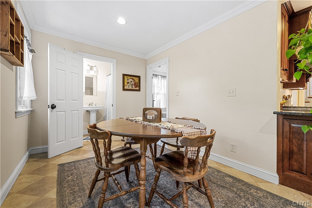 60 Paris Road New Hartford, NY 13413 - Photo 14 of 40