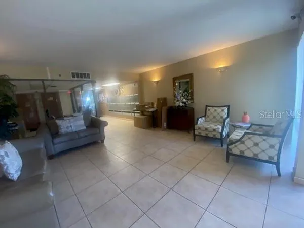 $1,650 | 7321 Central Avenue, Unit 202, St. Petersburg, FL 33710