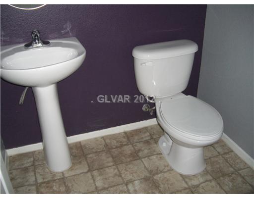 11899 Wedgebrook Street Las Vegas, NV 89183 - Photo 7 of 8 Bathroom.