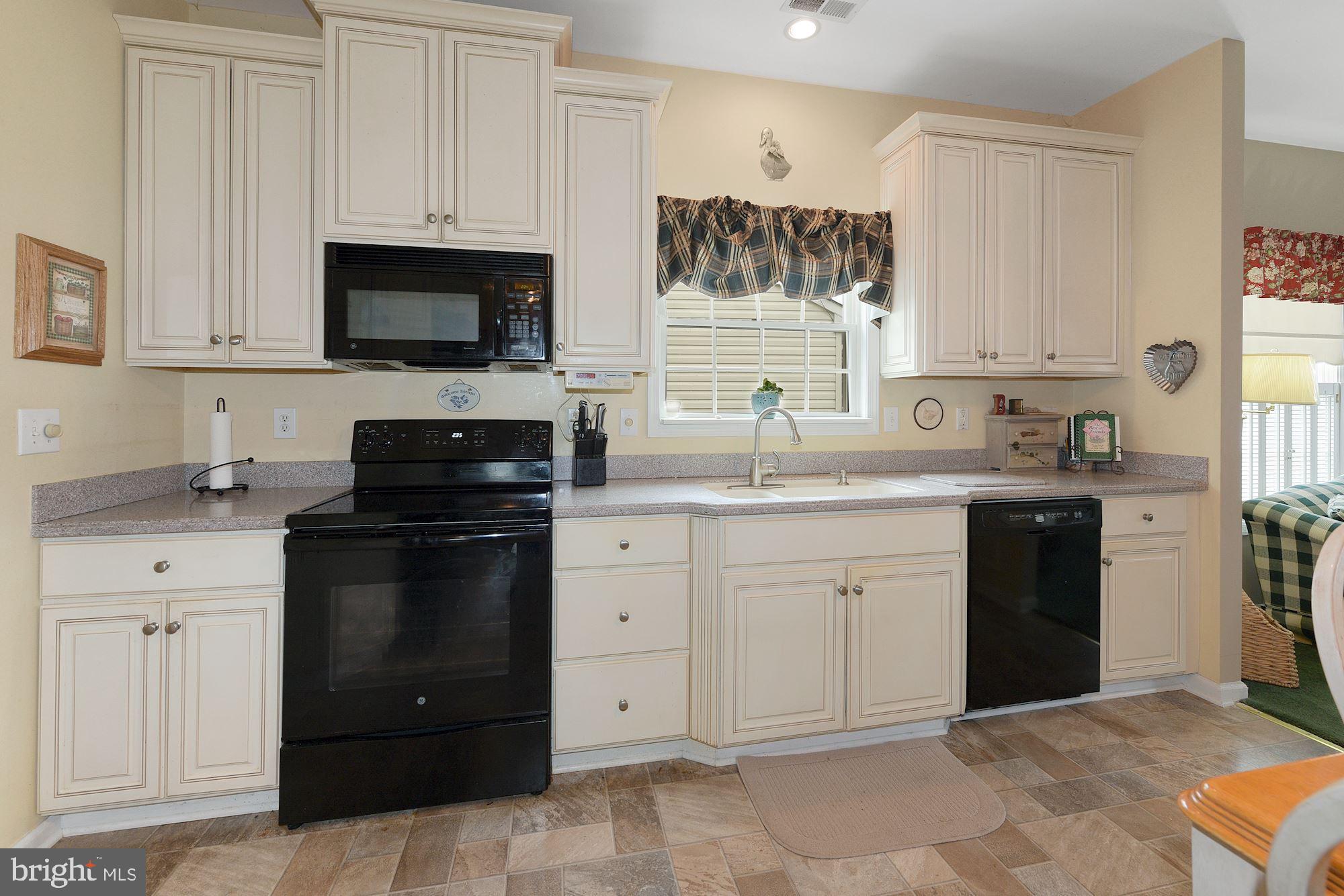 4 Shady Ridge Court Columbus, NJ 08022 - Photo 12 of 38