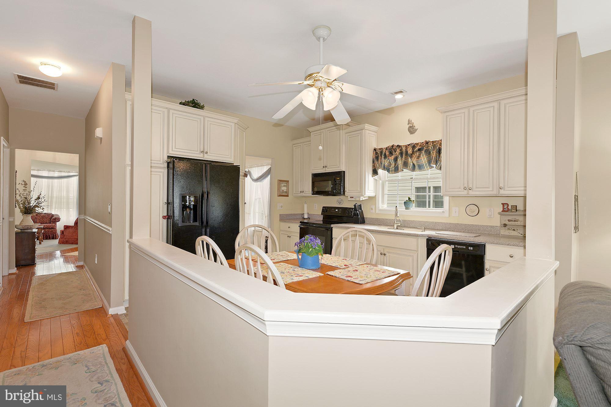 4 Shady Ridge Court Columbus, NJ 08022 - Photo 15 of 38