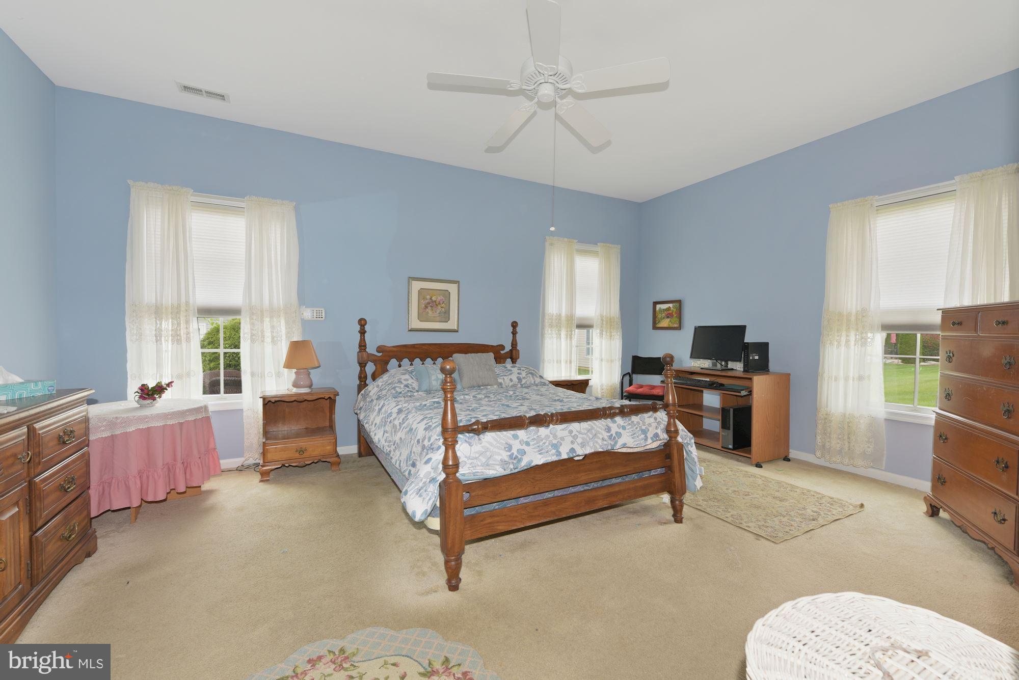 4 Shady Ridge Court Columbus, NJ 08022 - Photo 19 of 38 Primary Bedroom