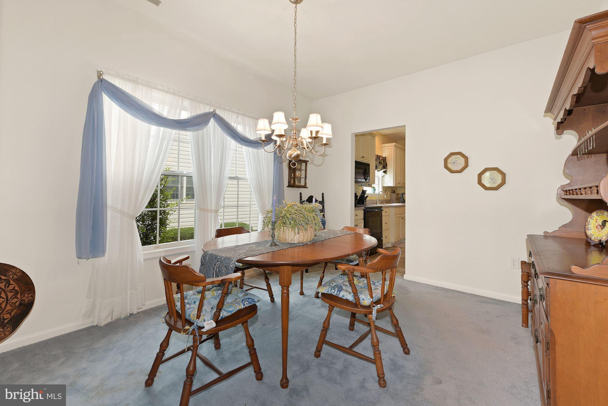 4 Shady Ridge Court Columbus, NJ 08022 - Photo 9 of 38 Dining Room