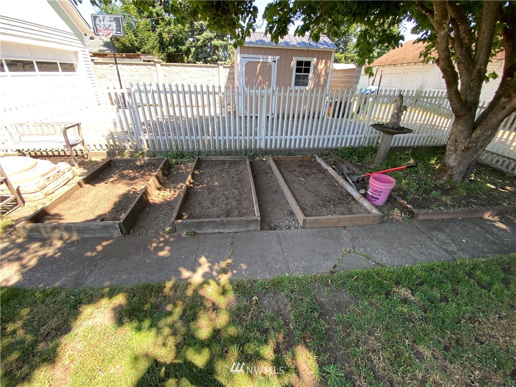 914 F Street Centralia, WA 98531 - Photo 5 of 35