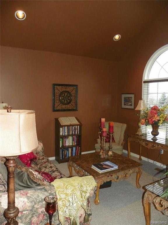 5641 Fox Ridge Drive Clarkston, MI 48348 - Photo 2 of 21