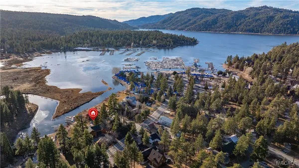 a view of entryway with a front door
