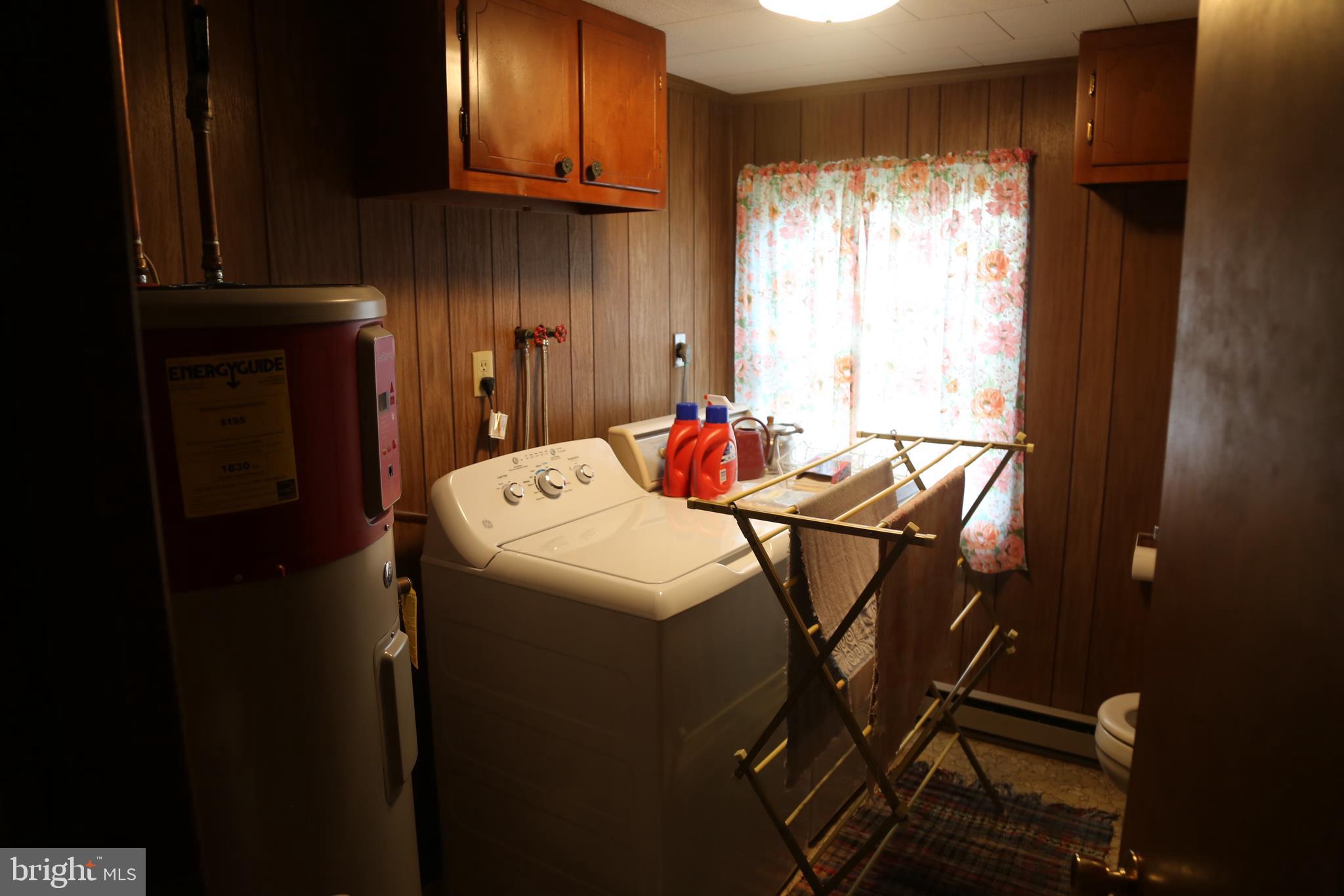 677 Lititz Road Manheim, PA 17545 - Photo 18 of 28 Laundry and half bath