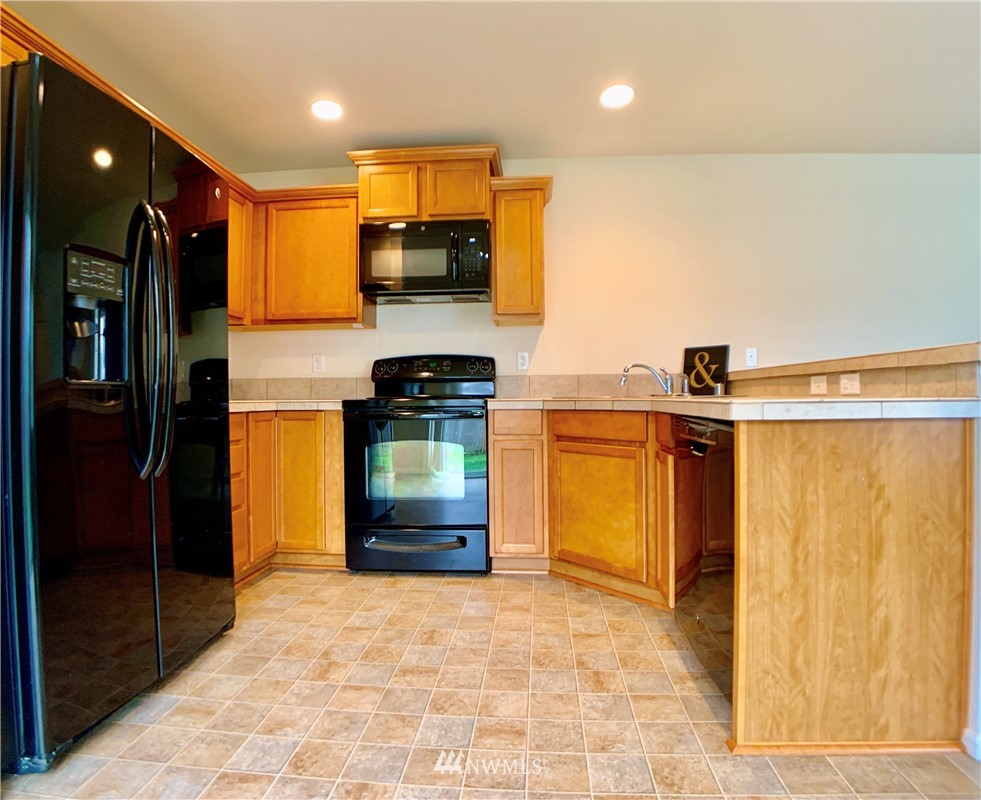 6821 Inlay Street Southeast Lacey, WA 98513 - Photo 11 of 29 Gallery Image 11