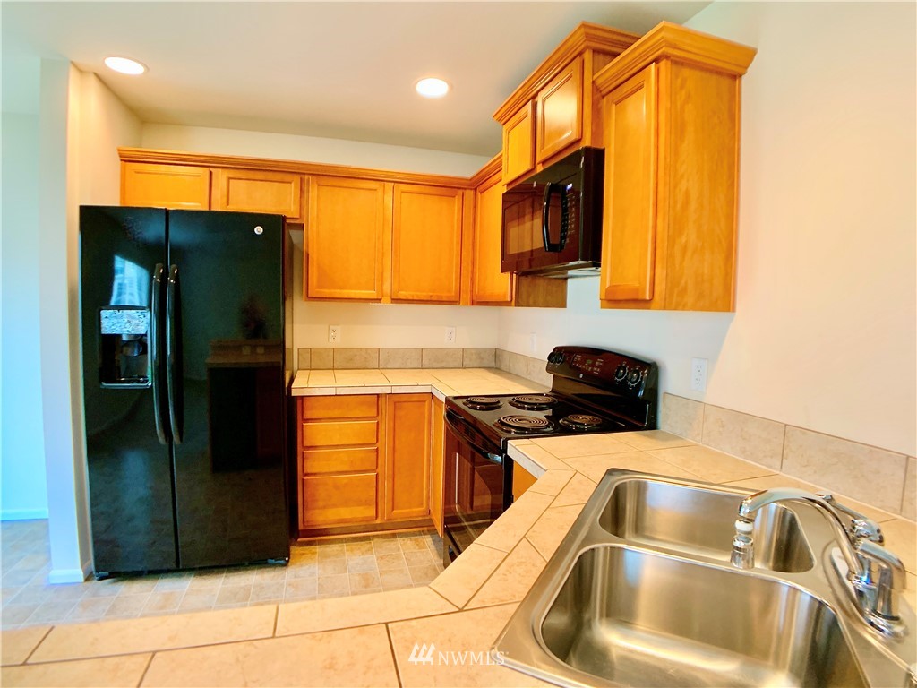 6821 Inlay Street Southeast Lacey, WA 98513 - Photo 10 of 29 Gallery Image 10