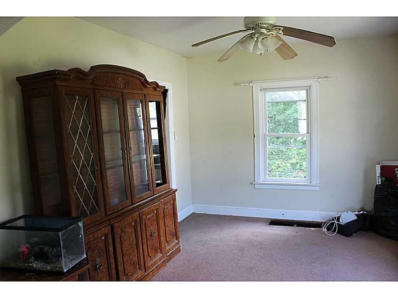 1605 Poplar Street McKees Rocks, PA 15136 - Photo 3 of 7 Dining Room.