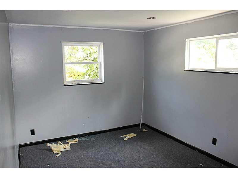 1605 Poplar Street McKees Rocks, PA 15136 - Photo 5 of 7 Bedroom.