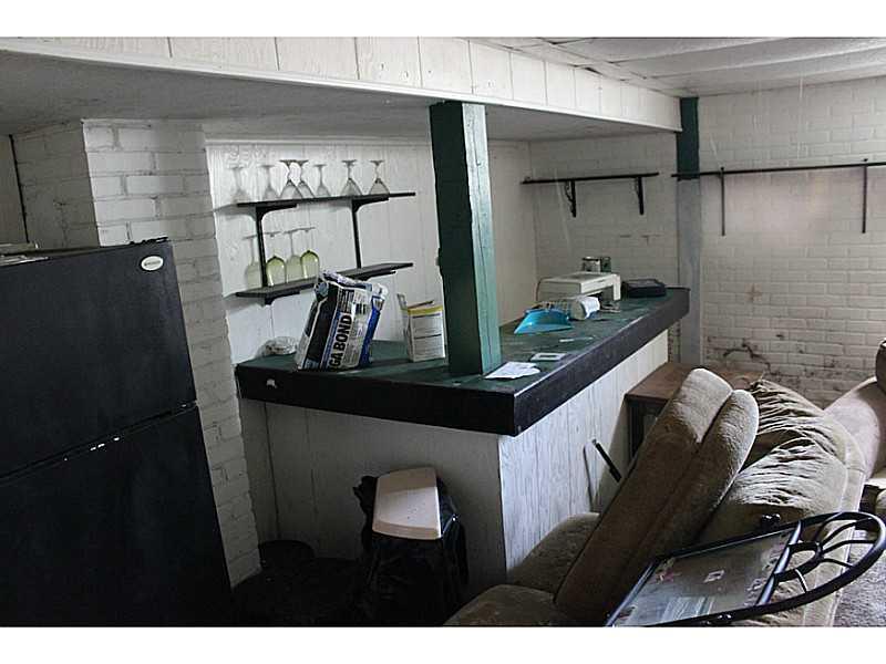 1605 Poplar Street McKees Rocks, PA 15136 - Photo 6 of 7 Basement/Game Room.