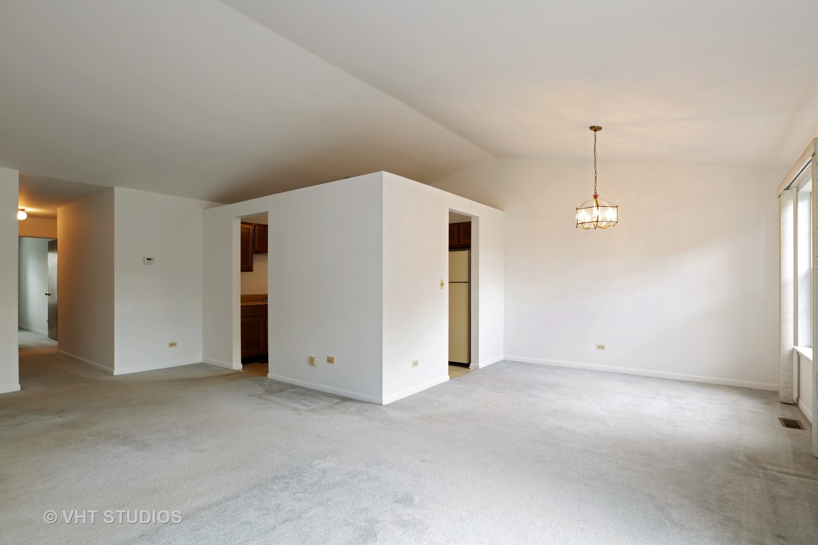 138 West Golf Road, Unit E Libertyville, IL 60048 - Photo 4 of 10