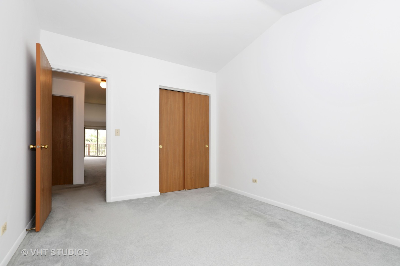 138 West Golf Road, Unit E Libertyville, IL 60048 - Photo 7 of 10