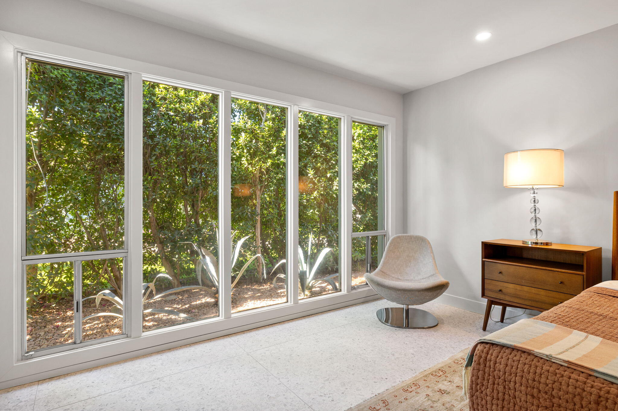 36903 Palm View Road Rancho Mirage, CA 92270 - Photo 24 of 58 a living room with furniture and a lamp