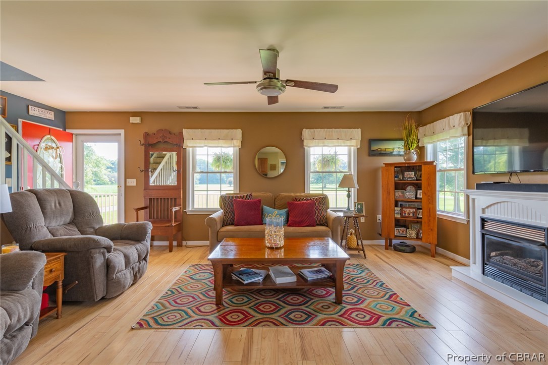 3861 Irvington Road Irvington, VA 22480 - Photo 7 of 30 Great room with gas fireplace.