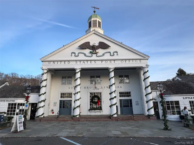 a view of an outdoor space and a yard