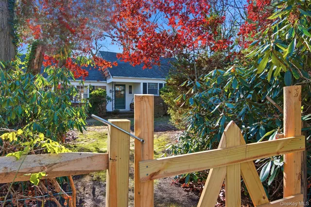 $939,000 | 8 Old Wood Road, Stony Brook, NY 11790