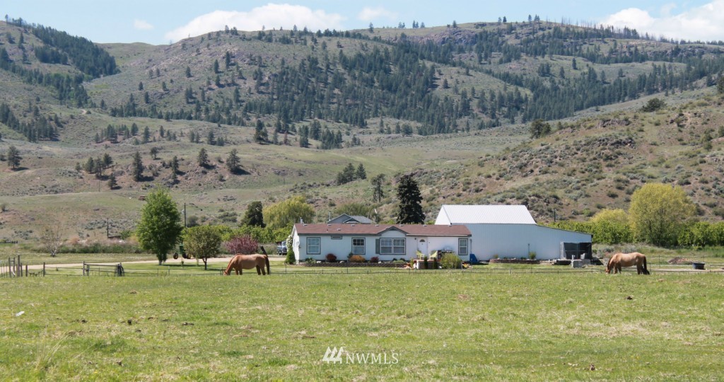 61 North Kirkpatrick Road Omak, WA 98841 - Photo 3 of 14