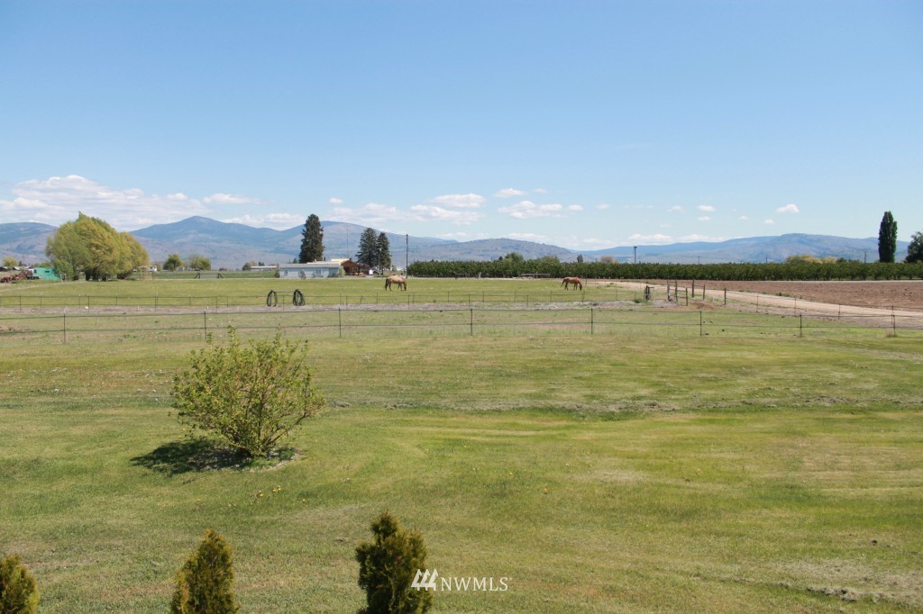 61 North Kirkpatrick Road Omak, WA 98841 - Photo 7 of 14
