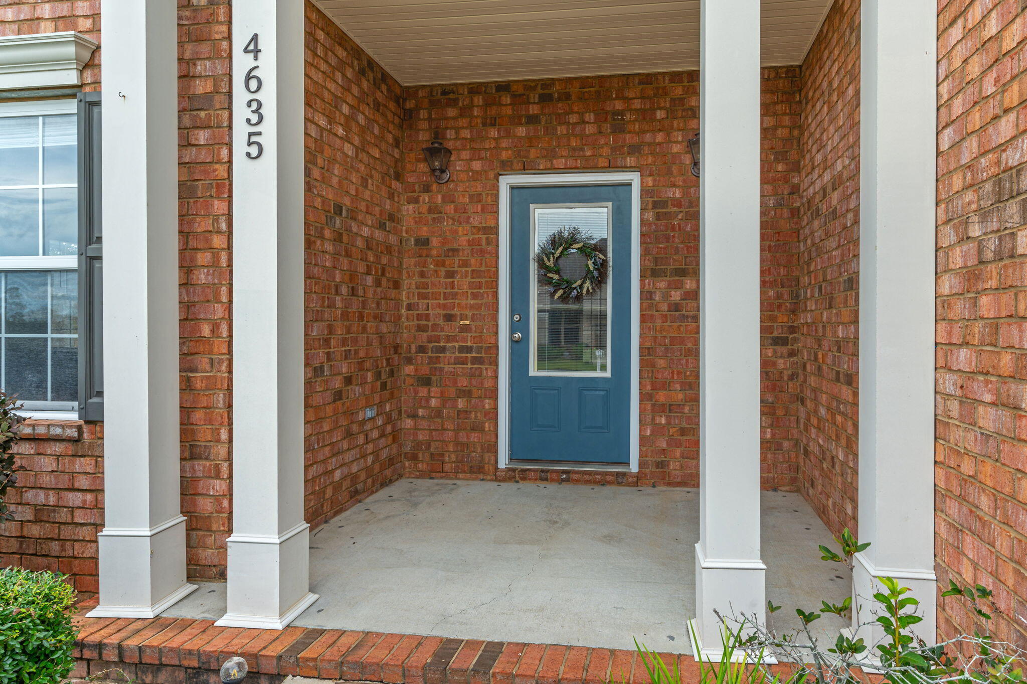 4635 Hermosa Road Crestview, FL 32539 - Photo 4 of 49 a view of front door of house