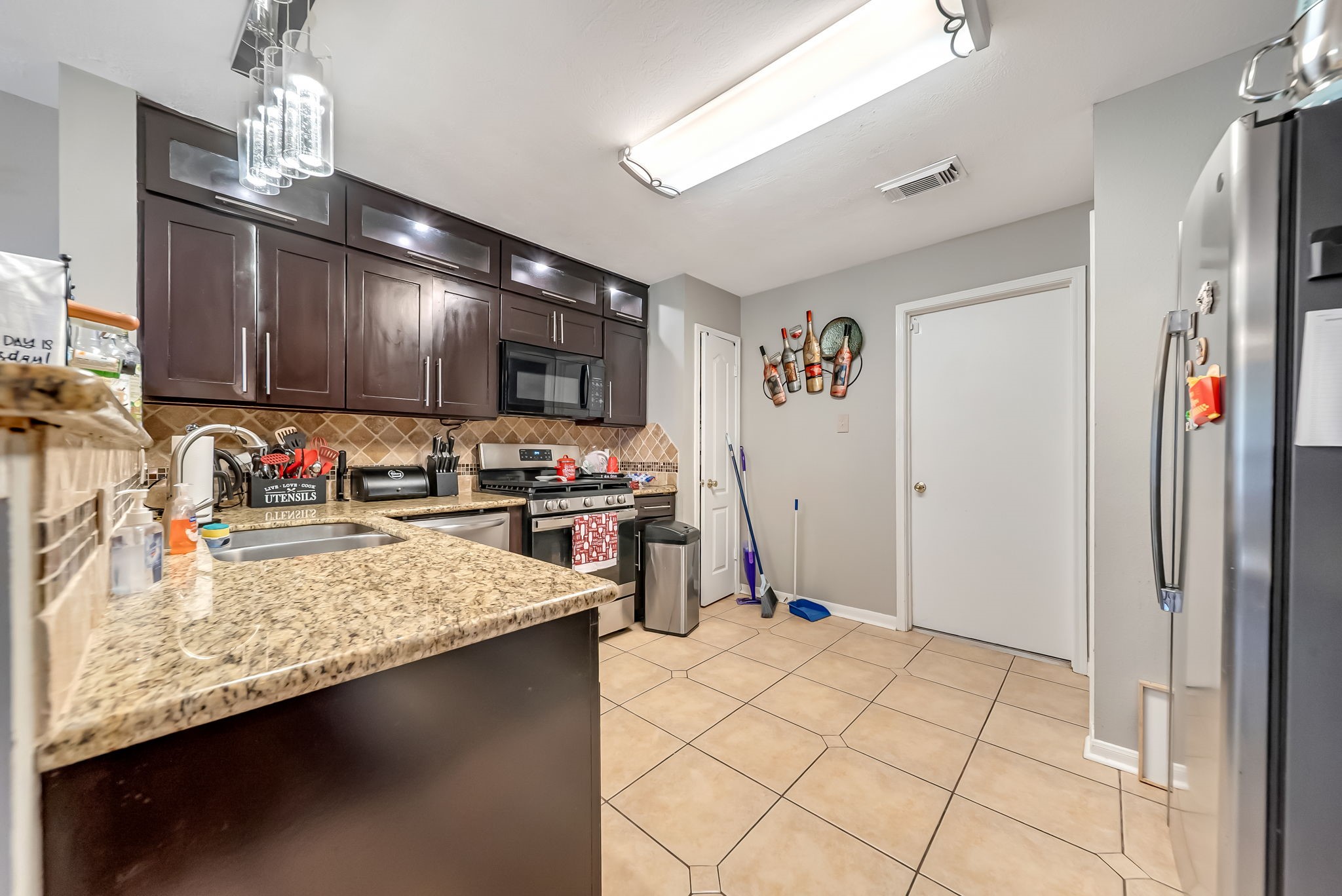 6215 Sutton Meadows Drive Houston, TX 77086 - Photo 6 of 15
