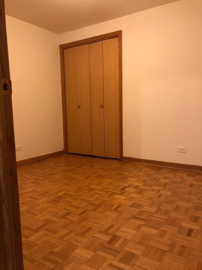 4054 North Sheridan Road, Unit BW Chicago, IL 60613 - Photo 5 of 8 a view of an empty room
