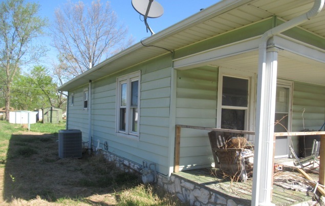 401 Maple Street Zeigler, IL 62999 - Photo 3 of 5