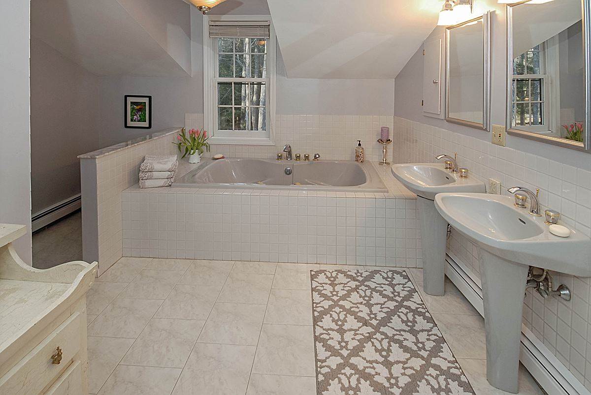 129 High Road Lee, NH 03861 - Photo 21 of 39 Gallery Image 21