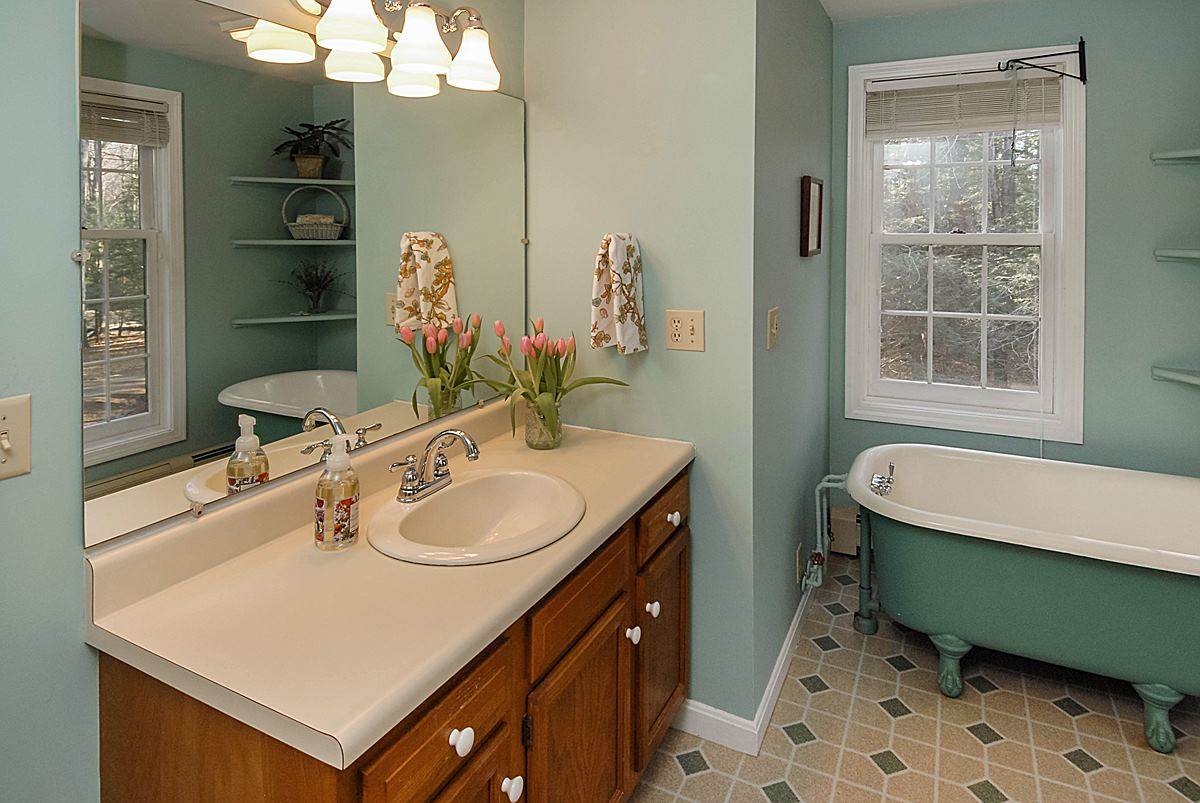 129 High Road Lee, NH 03861 - Photo 26 of 39 Gallery Image 26
