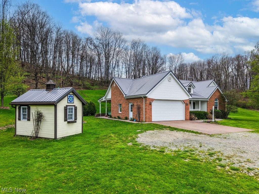 3139 Camille Road Southwest Sherrodsville, OH 44675 - Photo 2 of 50