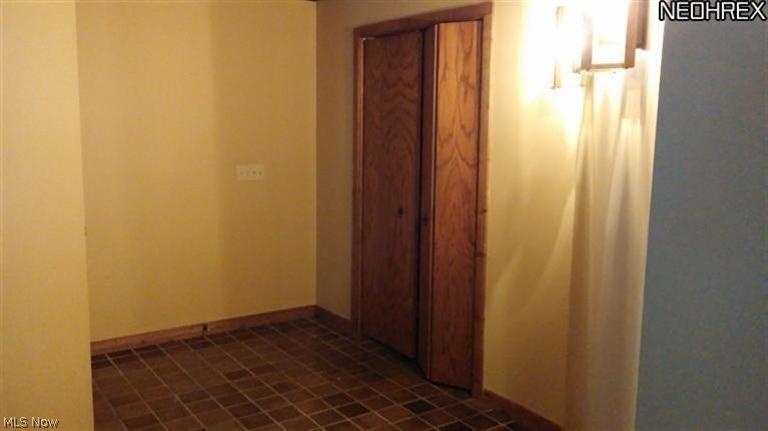 1990 Martin Road Mogadore, OH 44260 - Photo 13 of 21 foyer