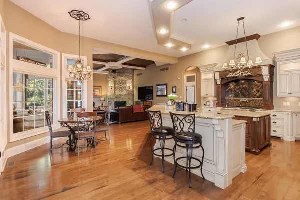 $945,000 | 47 Stonebrook Court, Bloomington, IL 61704